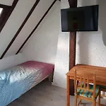 Апартаменты Messezimmer Am Thewissenweg