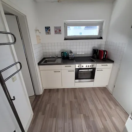 아파트 Messezimmer Am Thewissenweg 뒤셀도르프